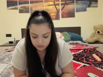 Adellineee  live sex cam