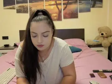 Adellineee  live sex cam