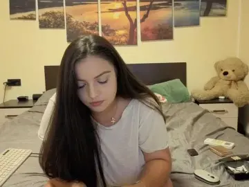 Adellineee  live sex cam