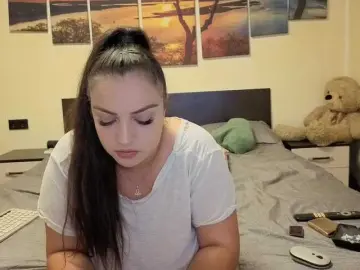 Adellineee  live sex cam
