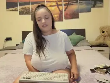 Adellineee  live sex cam
