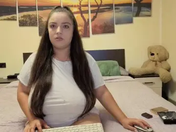 Adellineee  live sex cam