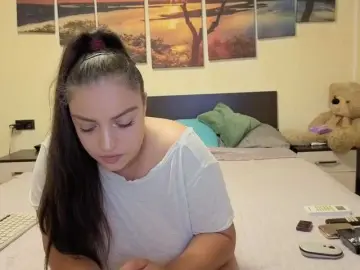 Adellineee  live sex cam