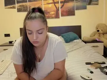Adellineee  live sex cam