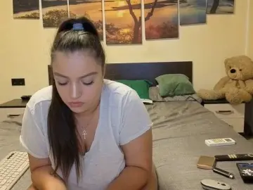 Adellineee  live sex cam