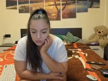 Adellineee  live sex cam