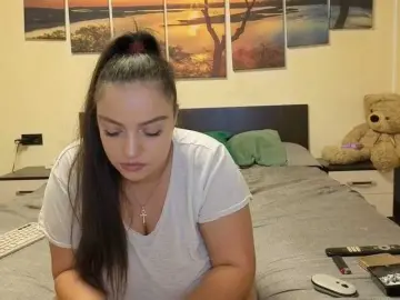 Adellineee  live sex cam