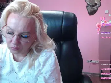CandyHellenx  live sex cam
