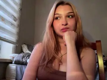 CloudyFoxy  live sex cam