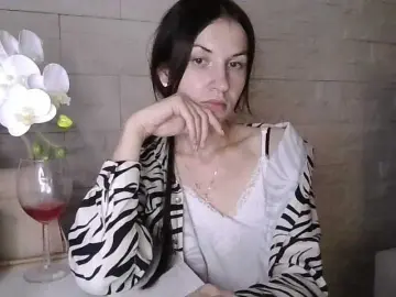 JuliaWetDream  live sex cam