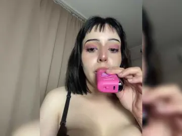 Nyadere  live sex cam
