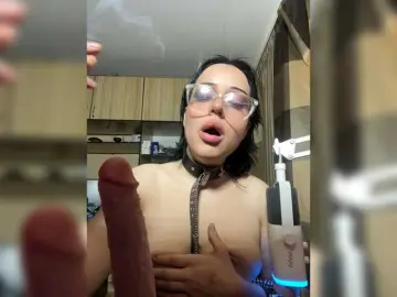 Nyadere  live sex cam