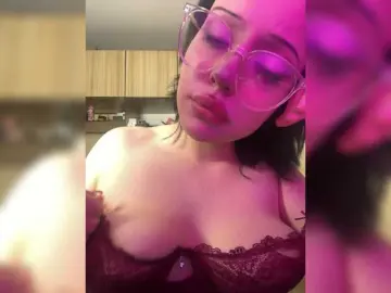 Nyadere  live sex cam