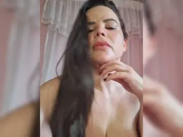 AliceBraga  live sex cam