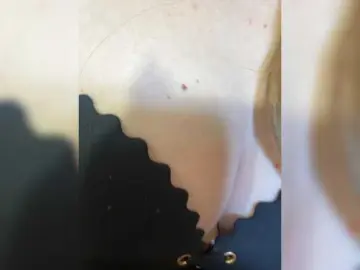 AnnaFlowers  live sex cam