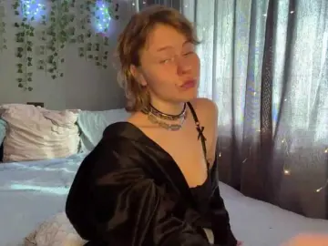 AuroraHoll  live sex cam