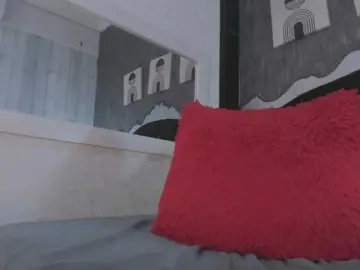 Paola233  live sex cam