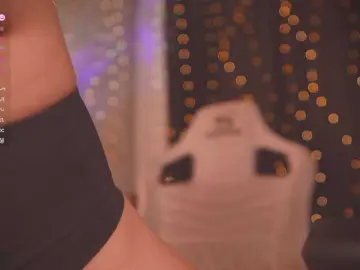 Cutesoneckaaa  live sex cam