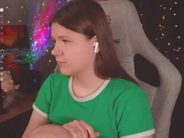 Cutesoneckaaa  live sex cam