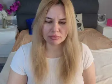 AvaQueen  live sex cam