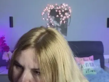 AvaQueen  live sex cam