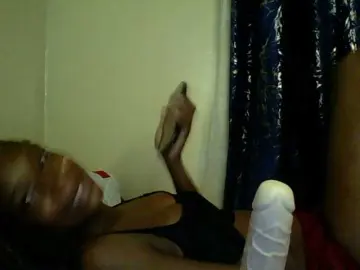 Blackfoxb  live sex cam