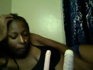 Blackfoxb  live sex cam