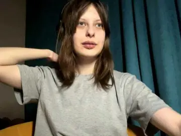 LynellGarzia  live sex cam