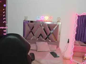 MILAH-TAY  live sex cam