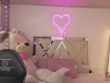 MILAH-TAY  live sex cam