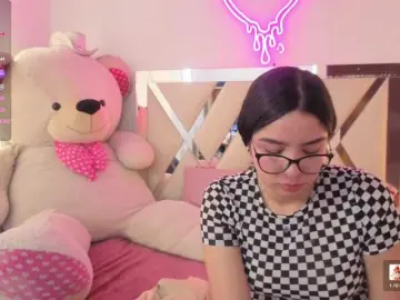 MILAH-TAY  live sex cam