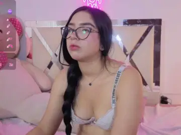 MILAH-TAY  live sex cam