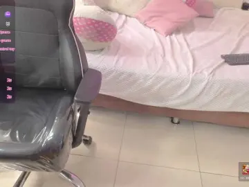 MILAH-TAY  live sex cam