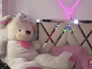 MILAH-TAY  live sex cam