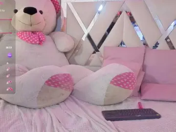 MILAH-TAY  live sex cam