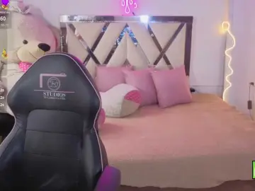 MILAH-TAY  live sex cam