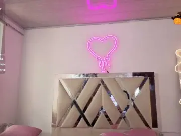 MILAH-TAY  live sex cam