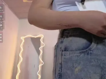 MILAH-TAY  live sex cam