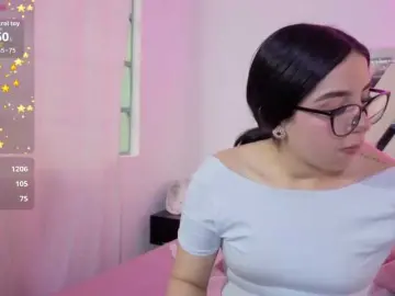 MILAH-TAY  live sex cam