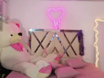 MILAH-TAY  live sex cam