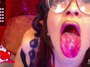 Ladyzlata  live sex cam