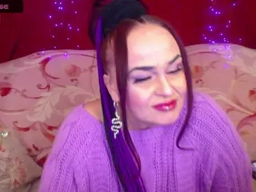 Ladyzlata  live sex cam