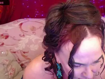 Ladyzlata  live sex cam