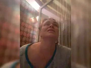 Ladyzlata  live sex cam