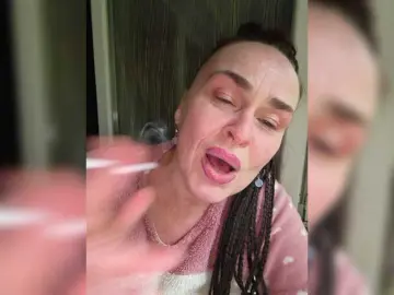 Ladyzlata  live sex cam