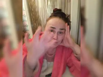 Ladyzlata  live sex cam