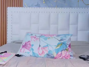 Indiancutiie  live sex cam