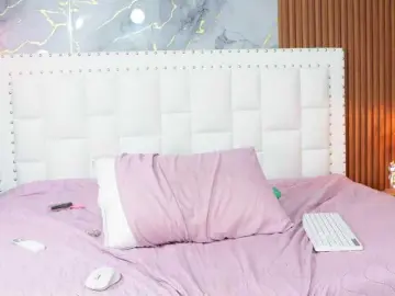 Indiancutiie  live sex cam