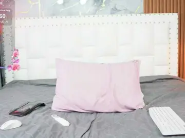 Indiancutiie  live sex cam