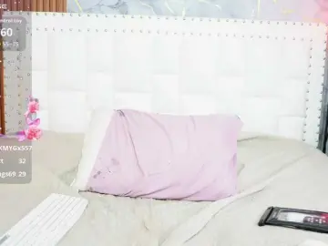 Indiancutiie  live sex cam